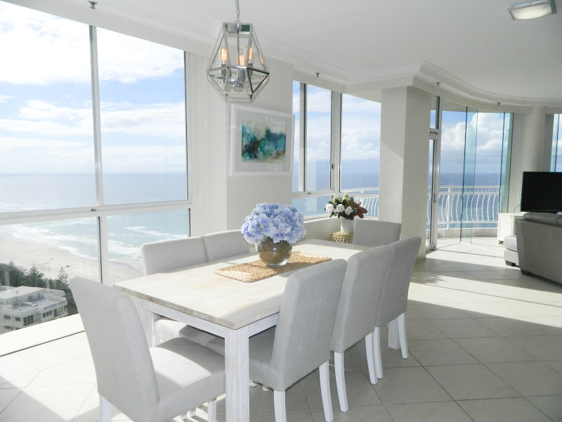 2nd Ave Beachside Apartments Dining Room
